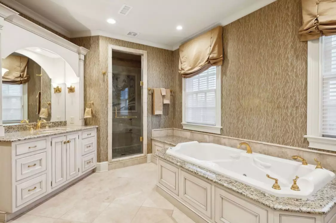 102 W End Close, Nashville, TN  37205