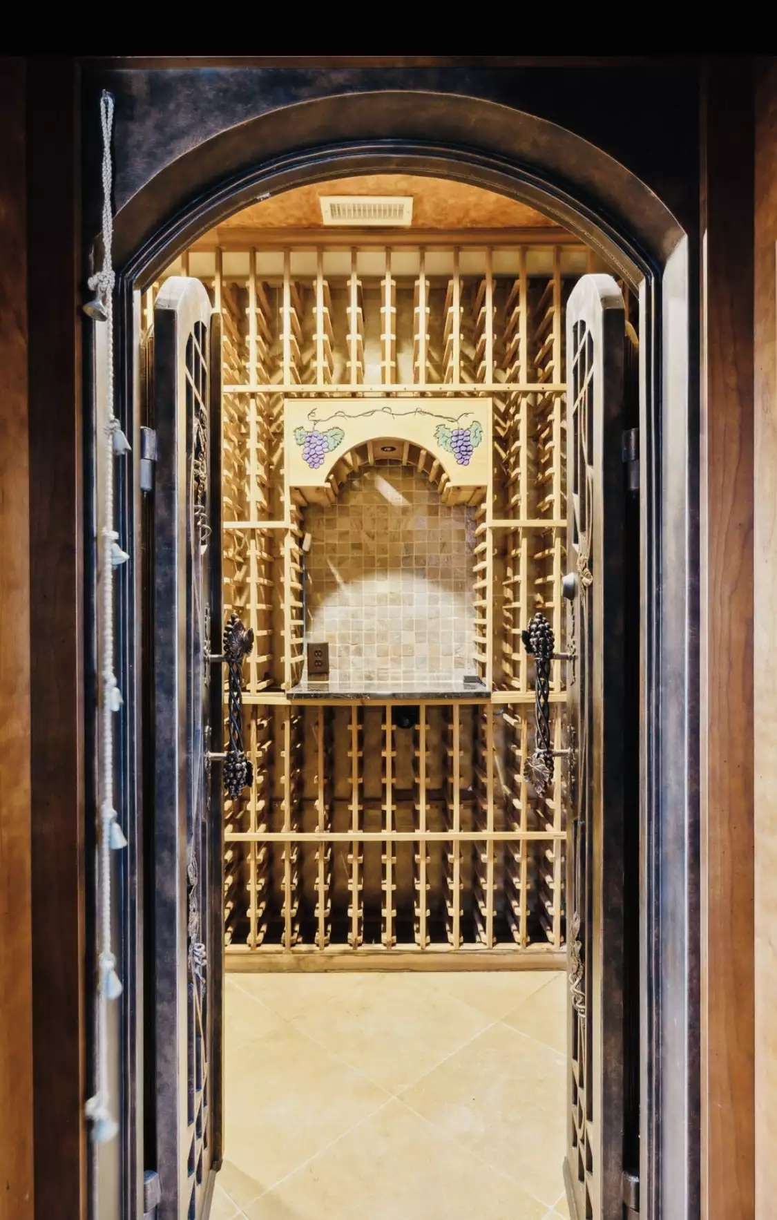 102 W End Close, Nashville, TN  37205