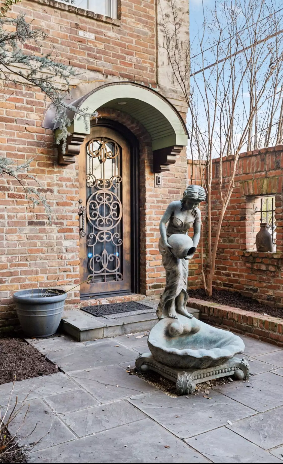 102 W End Close, Nashville, TN  37205