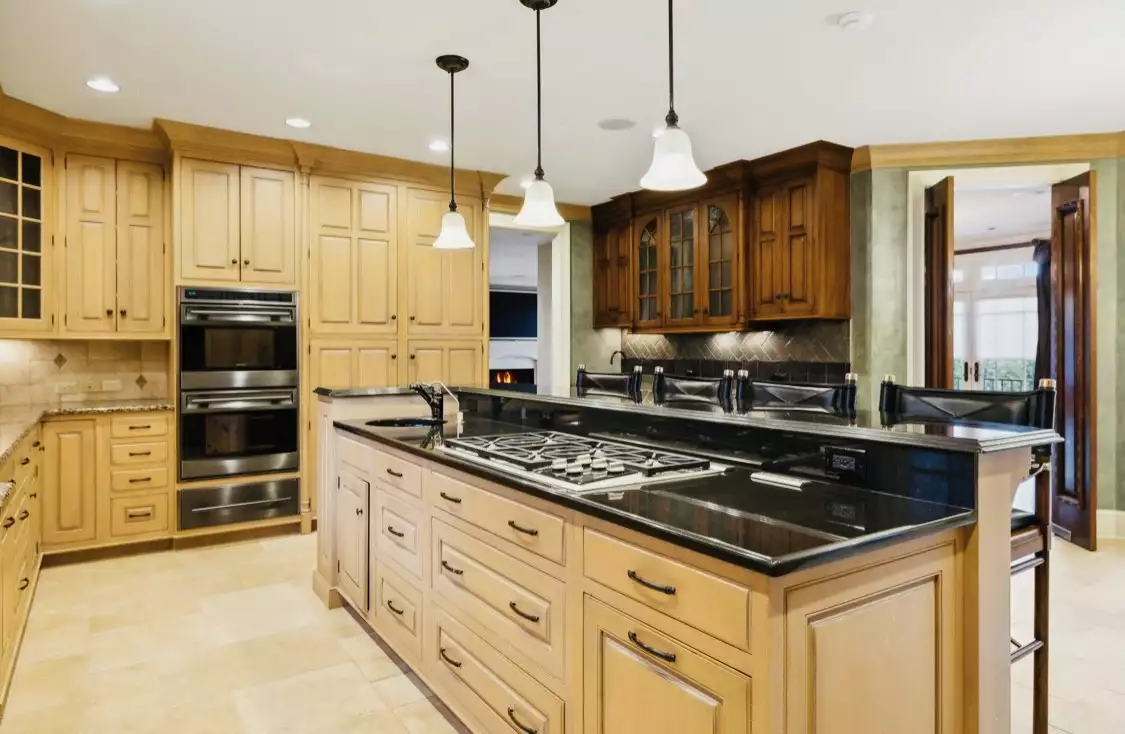 102 W End Close, Nashville, TN  37205