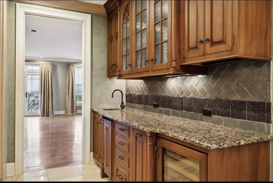 102 W End Close, Nashville, TN  37205