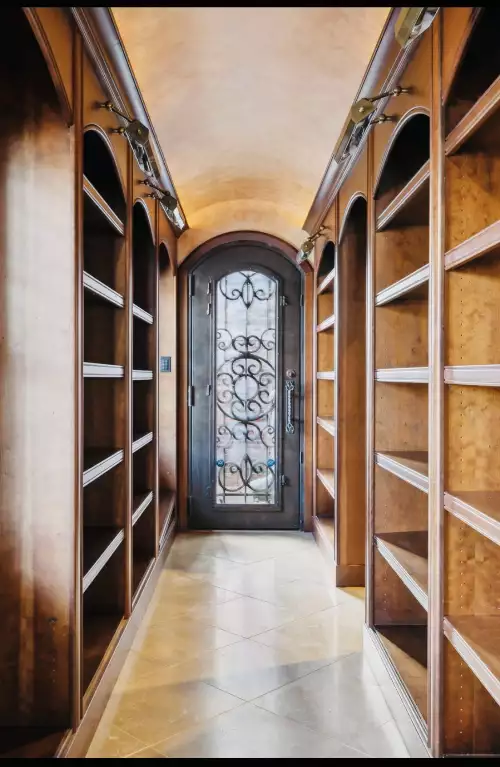 102 W End Close, Nashville, TN  37205