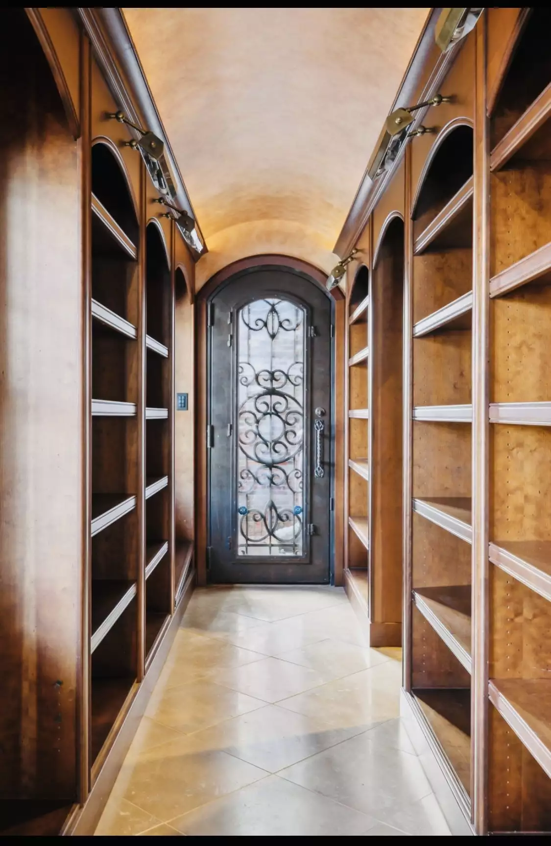 102 W End Close, Nashville, TN  37205