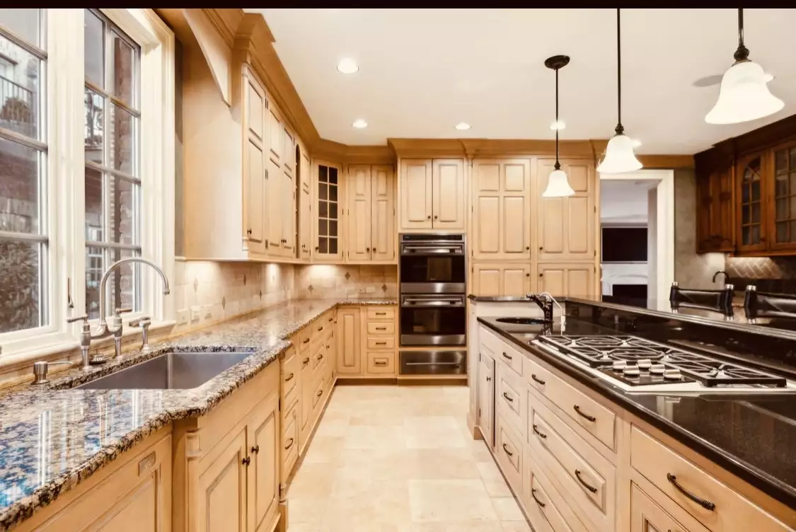 102 W End Close, Nashville, TN  37205