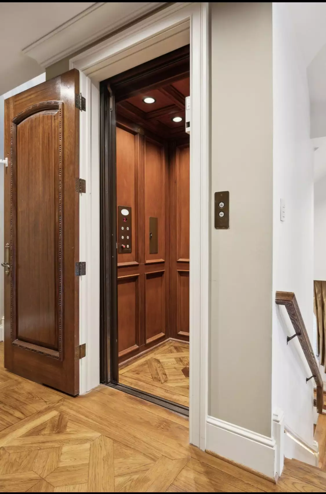 102 W End Close, Nashville, TN  37205