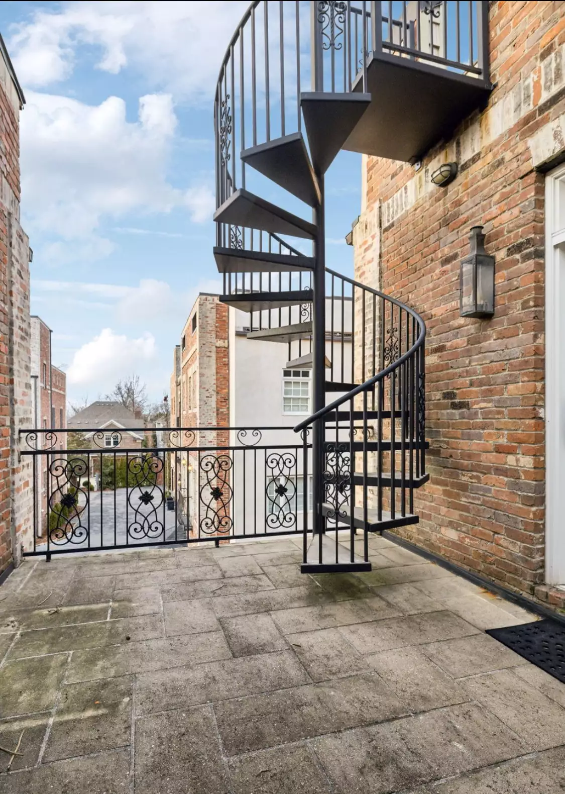 102 W End Close, Nashville, TN  37205