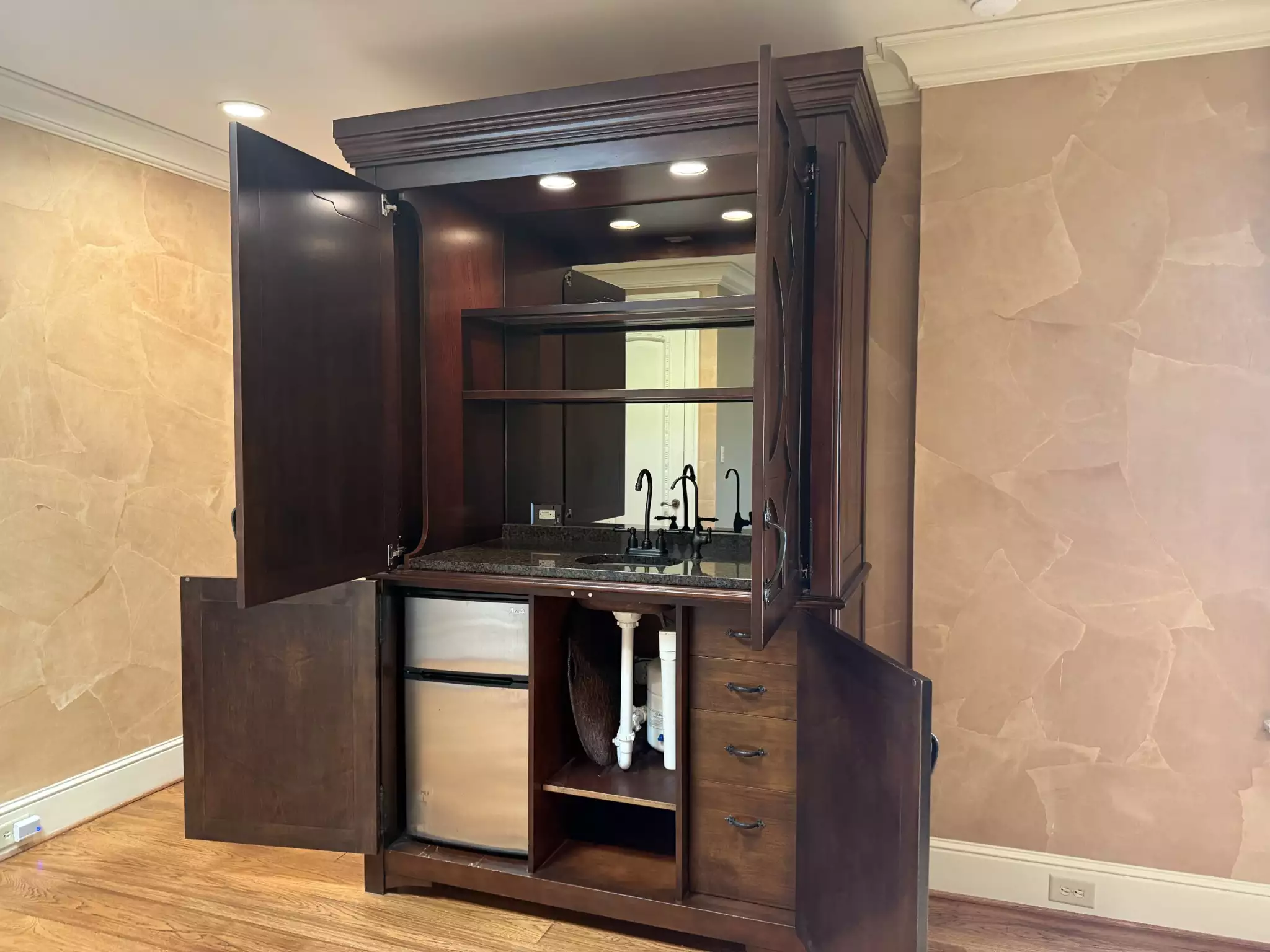 102 W End Close, Nashville, TN  37205