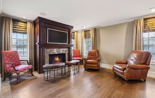 102 W End Close, Nashville, TN  37205