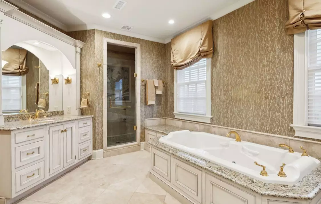 102 W End Close, Nashville, TN  37205