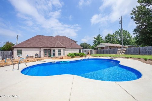 588 E Church St, Alamo, TN  38001