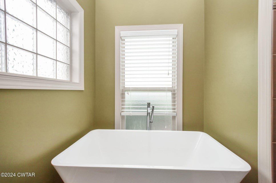 588 E Church St, Alamo, TN  38001