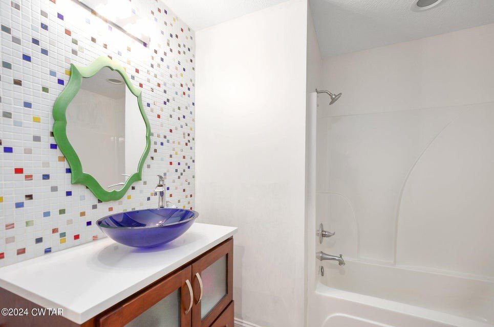 588 E Church St, Alamo, TN  38001