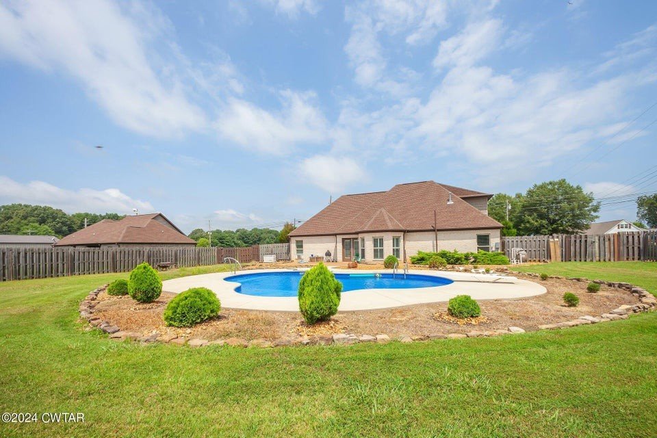 588 E Church St, Alamo, TN  38001