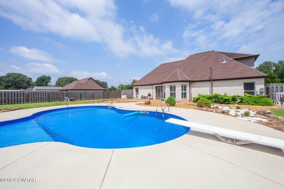 588 E Church St, Alamo, TN  38001