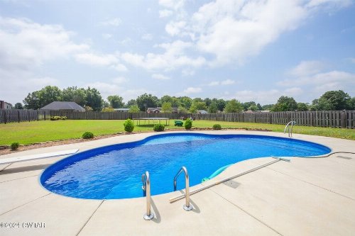 588 E Church St, Alamo, TN  38001