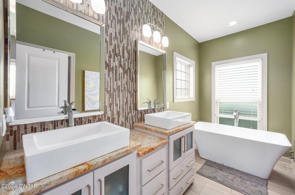 588 E Church St, Alamo, TN  38001