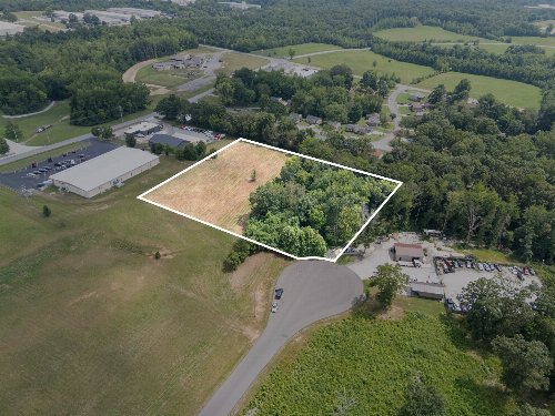 Gentry Circle, Dickson, TN  37055