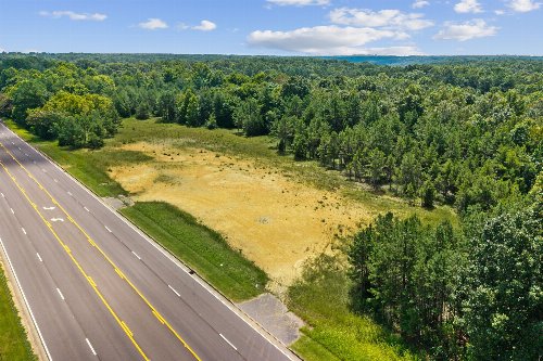 732 Columbia Hwy, Hohenwald, TN  38462