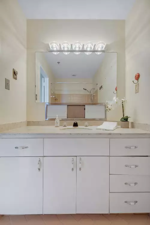 105 Leake Ave, Nashville, TN  37205