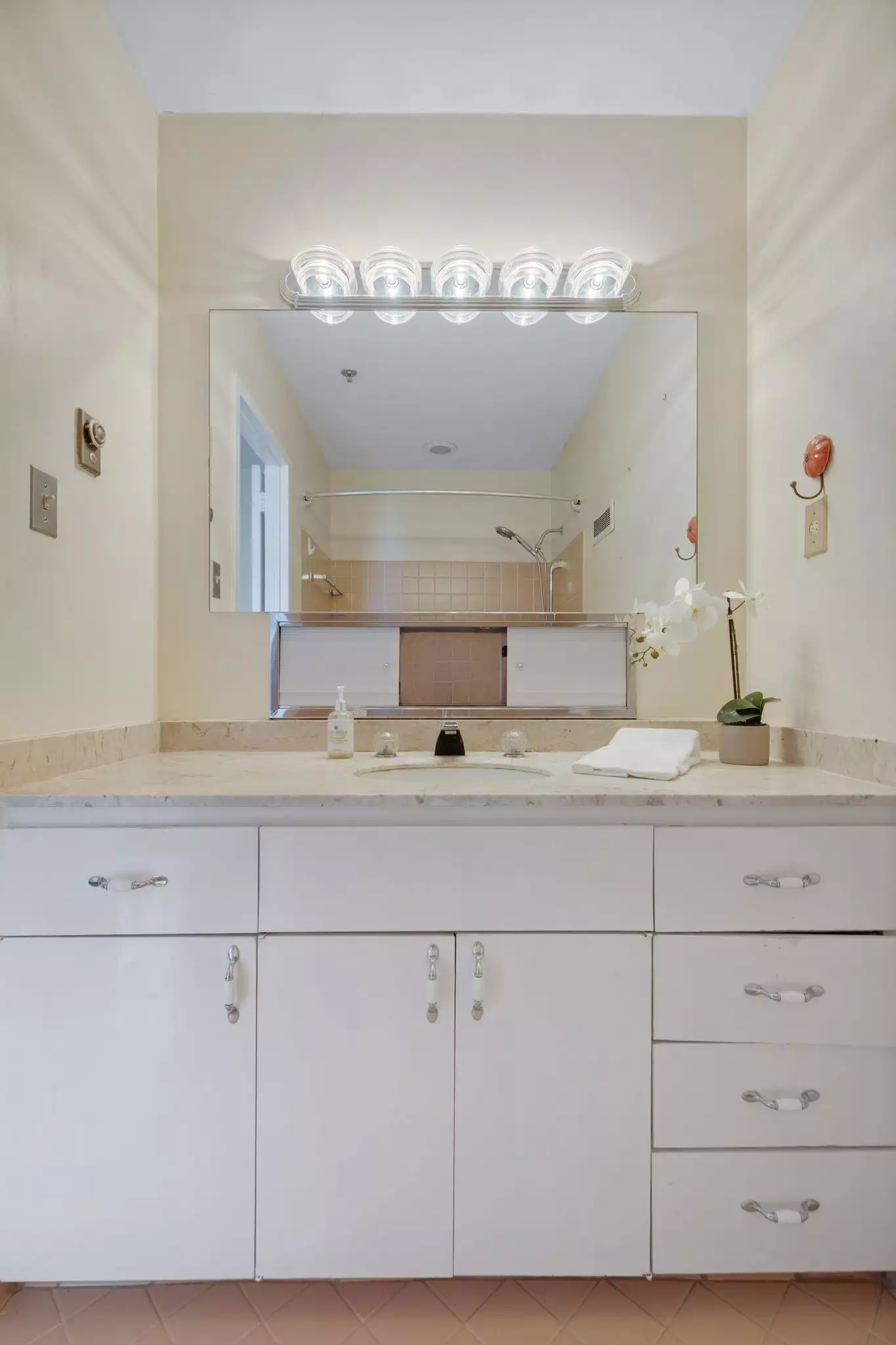 105 Leake Ave, Nashville, TN  37205