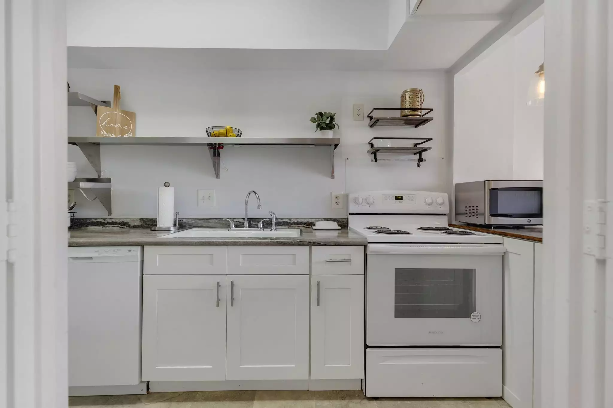 105 Leake Ave, Nashville, TN  37205