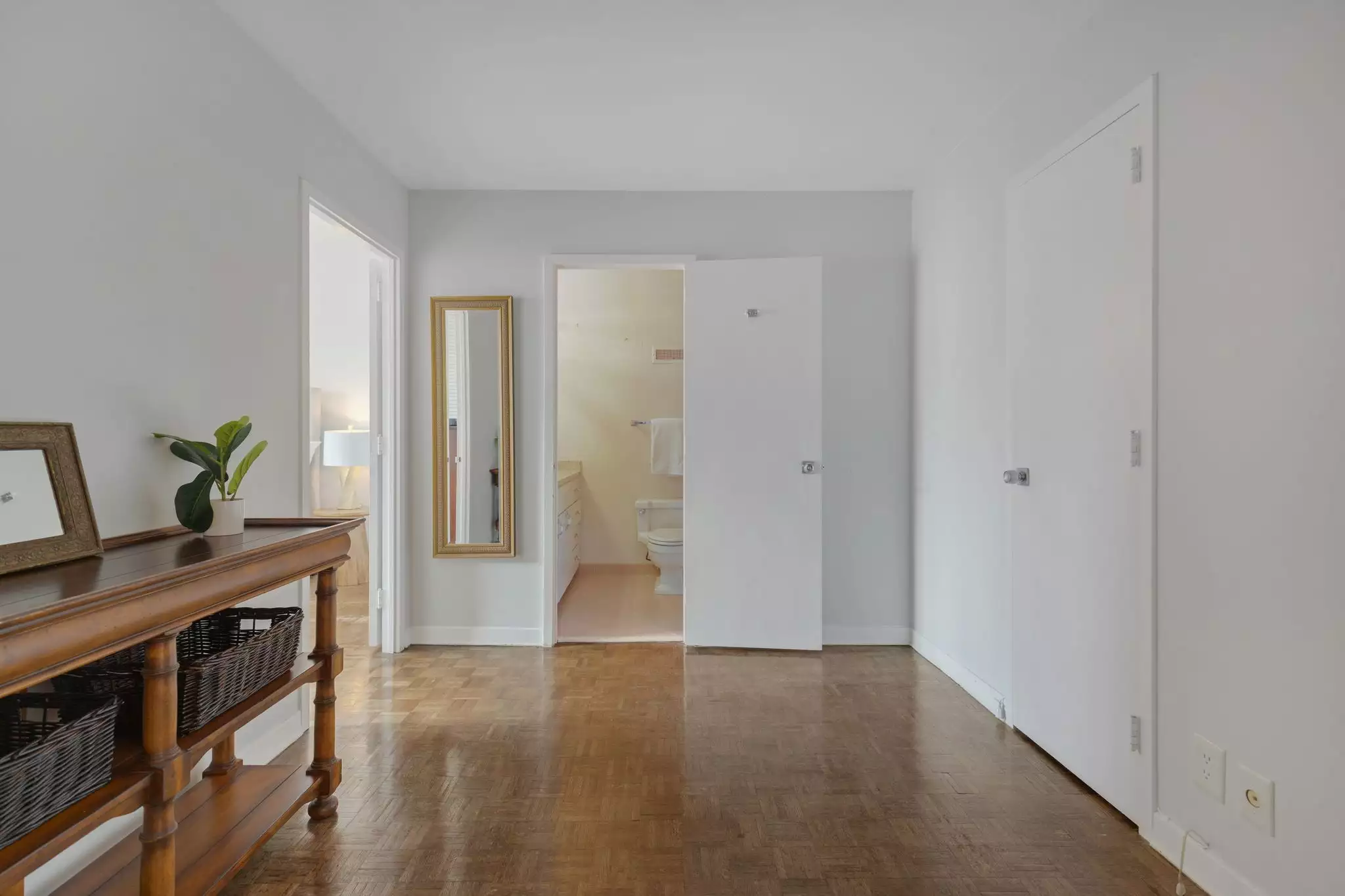 105 Leake Ave, Nashville, TN  37205