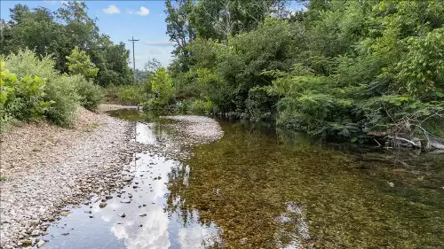 Nix Lane, Waverly, TN  37185