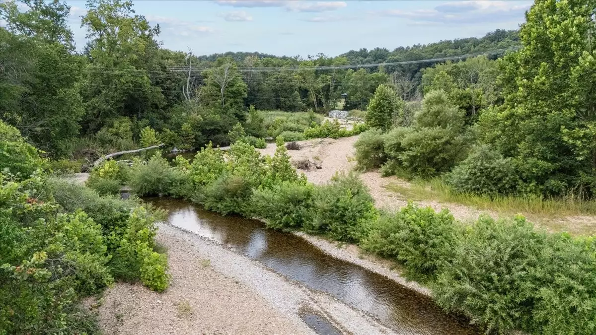 Nix Lane, Waverly, TN  37185