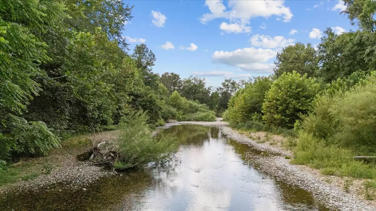 Nix Lane, Waverly, TN  37185