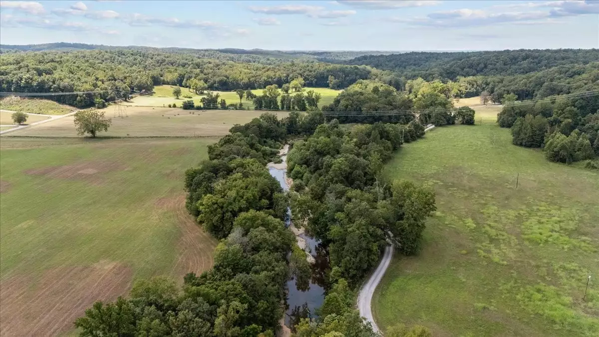 Nix Lane, Waverly, TN  37185