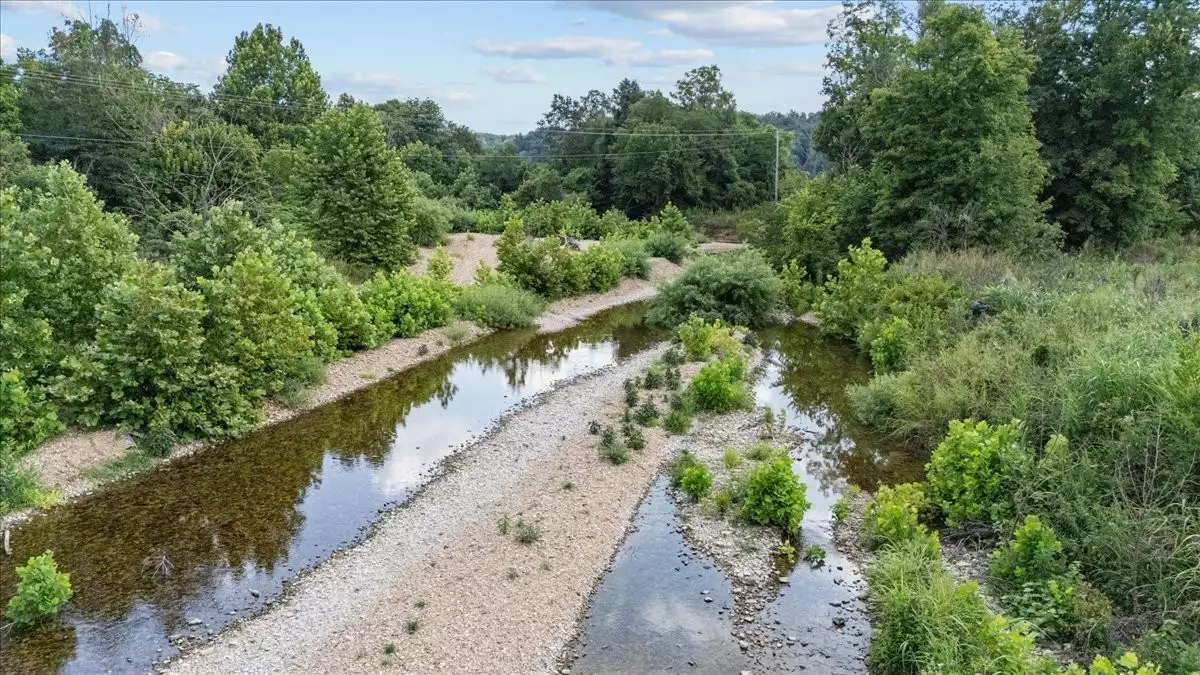 Nix Lane, Waverly, TN  37185