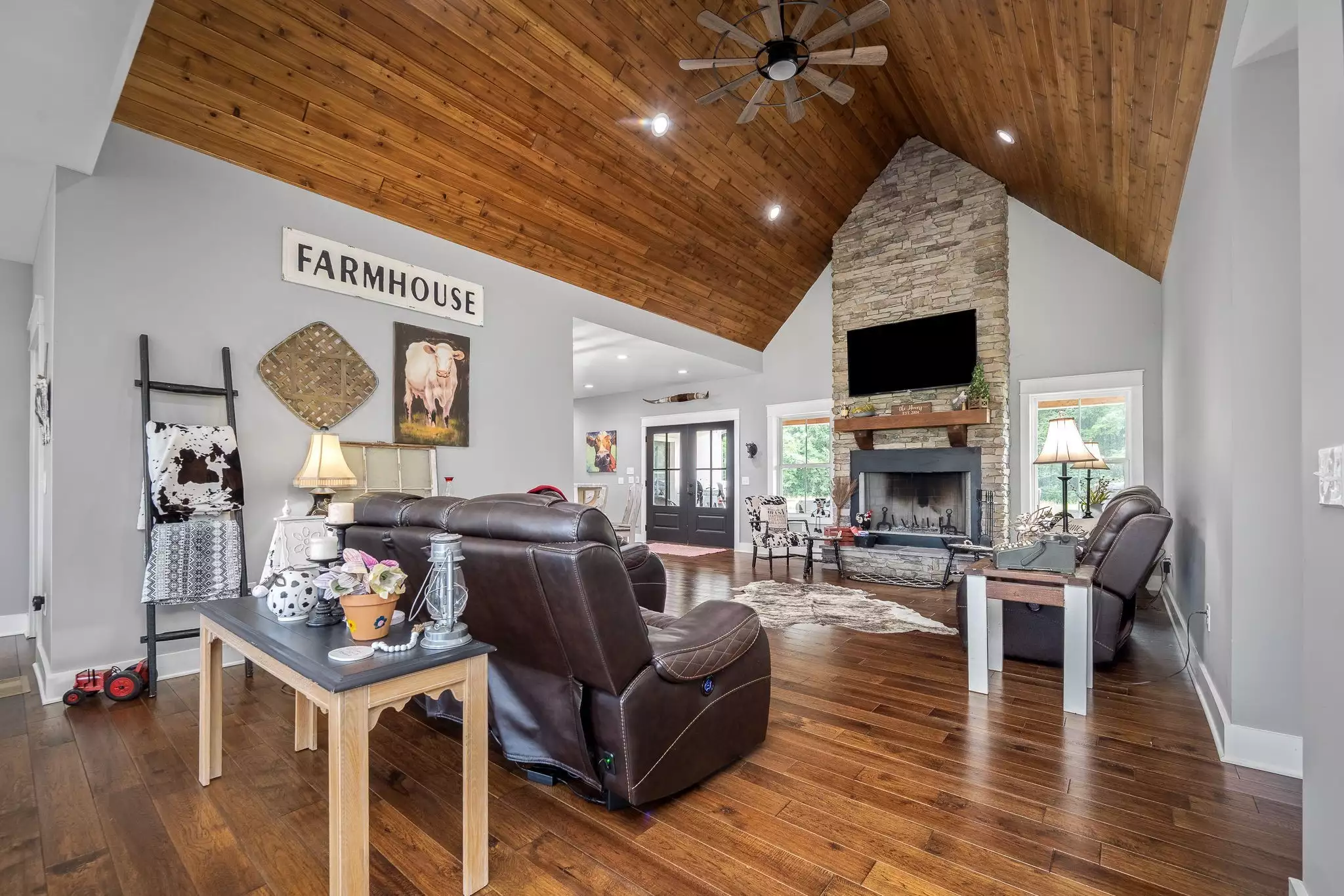 1851 Warner Bridge Rd, Shelbyville, TN  37160