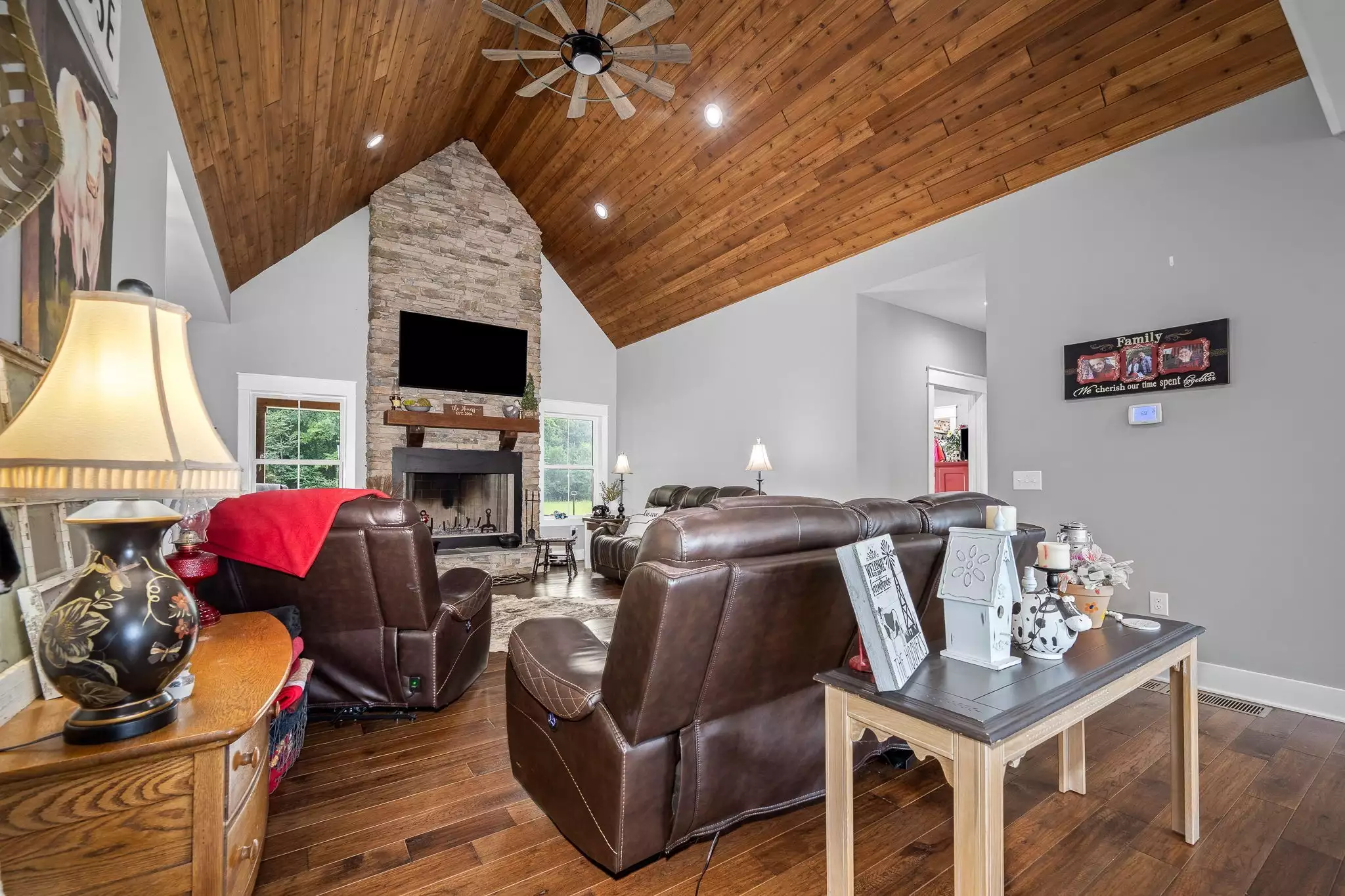 1851 Warner Bridge Rd, Shelbyville, TN  37160