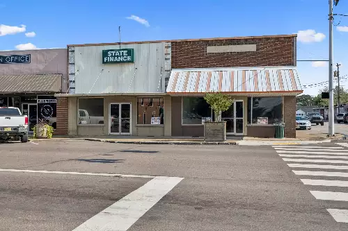 39 E Main St, Hohenwald, TN  38462