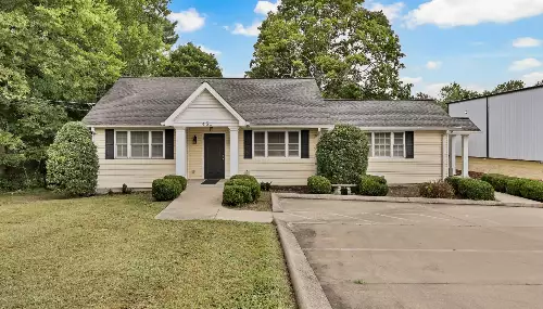 451 Rossview Rd, Clarksville, TN  37043