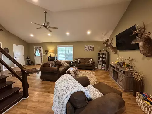 1614 Warner Bridge Rd, Shelbyville, TN  37160