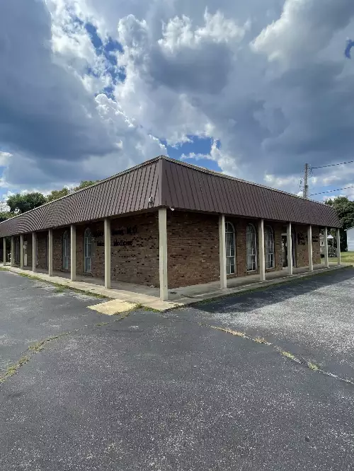 317 W Gaines St, Lawrenceburg, TN  38464