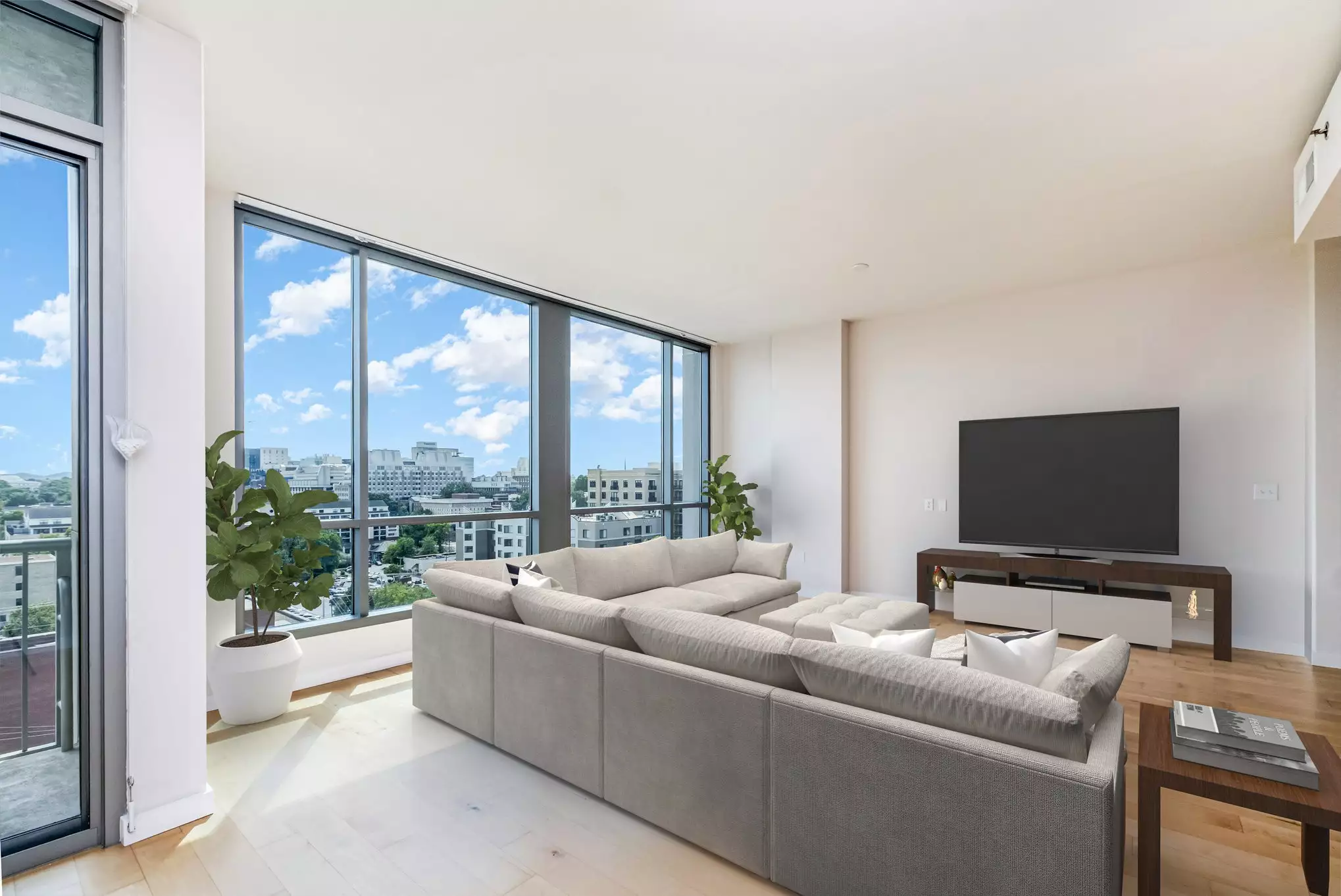 900 20th Ave, Nashville, TN  37212