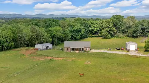 1802 Old Nashville Dirt Rd, Shelbyville, TN  37160