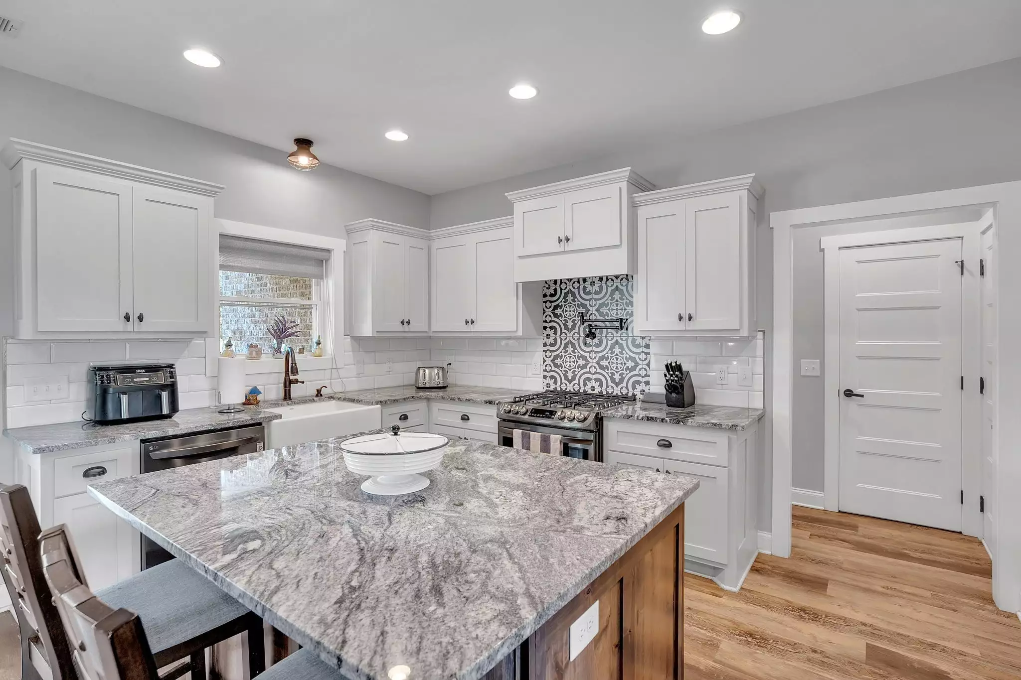 1802 Old Nashville Dirt Rd, Shelbyville, TN  37160