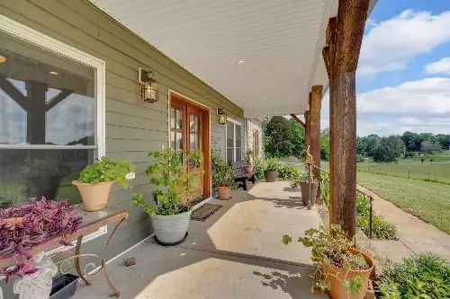 1802 Old Nashville Dirt Rd, Shelbyville, TN  37160