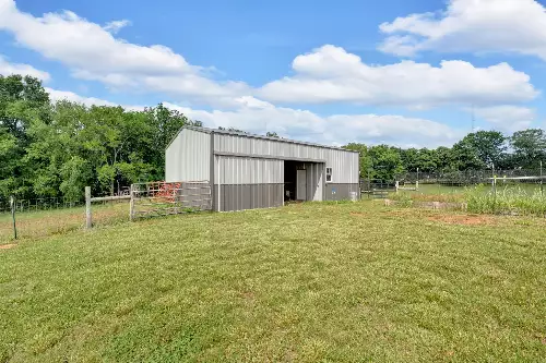 1802 Old Nashville Dirt Rd, Shelbyville, TN  37160