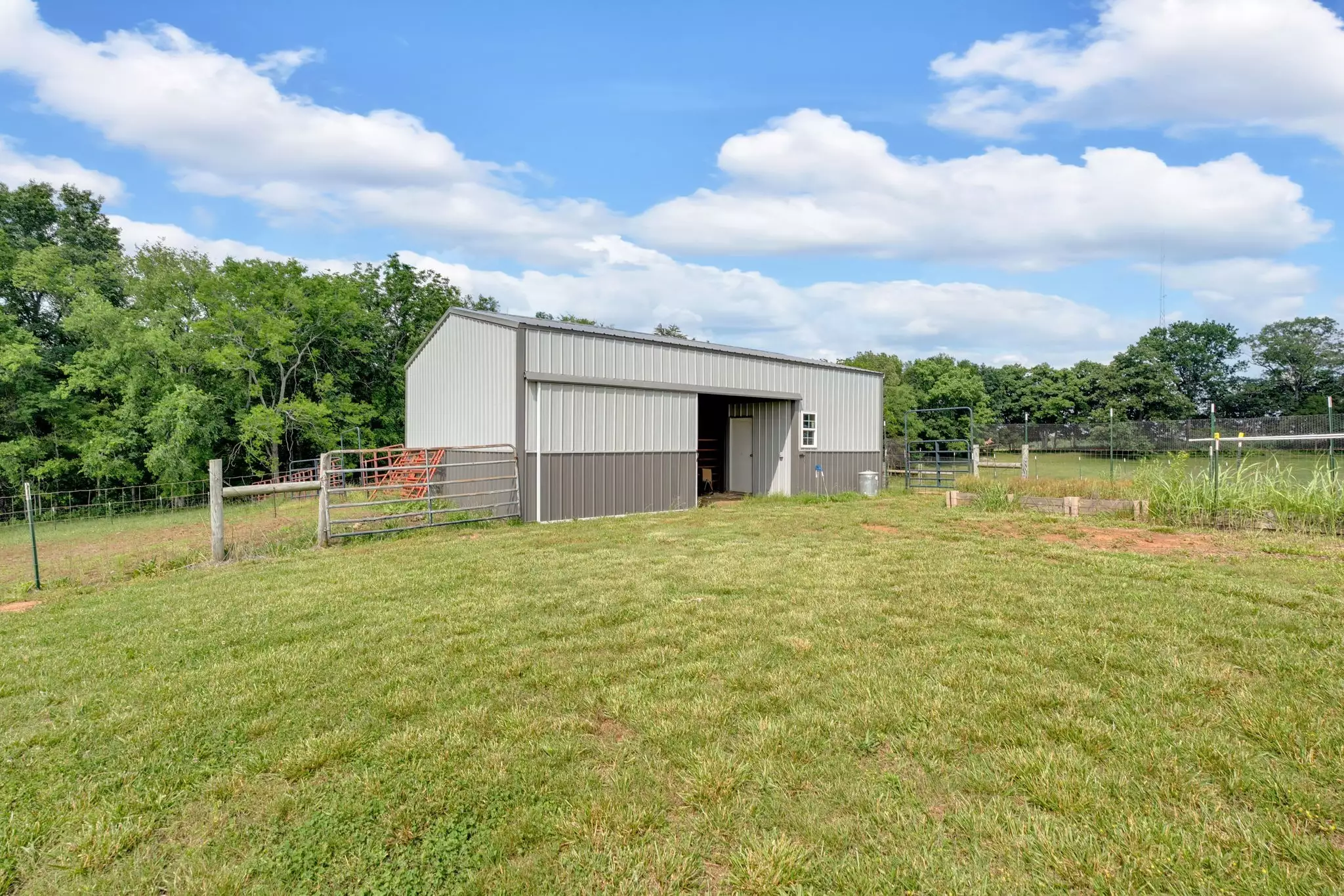 1802 Old Nashville Dirt Rd, Shelbyville, TN  37160