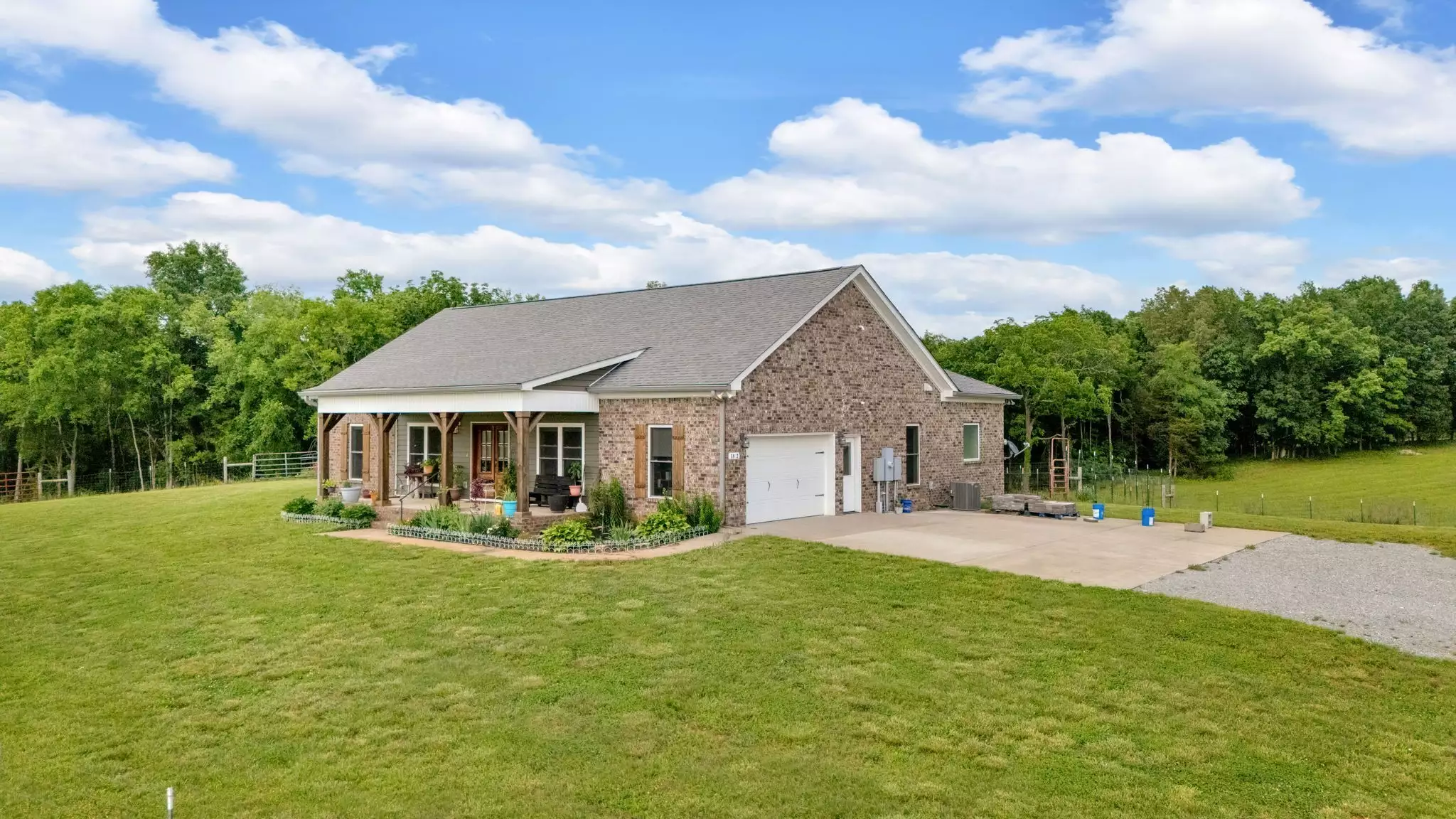 1802 Old Nashville Dirt Rd, Shelbyville, TN  37160