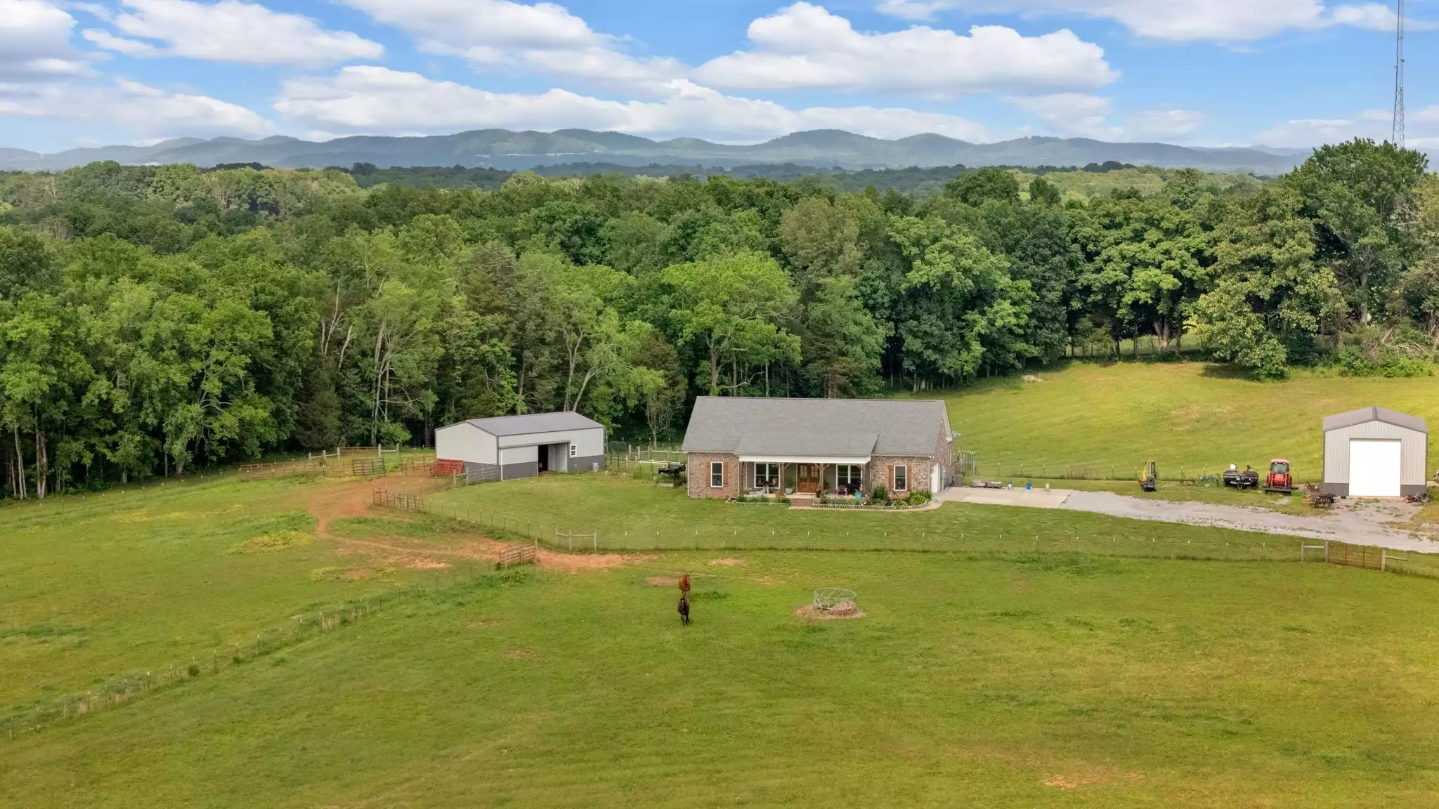 1802 Old Nashville Dirt Rd, Shelbyville, TN  37160