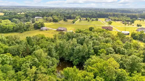 1802 Old Nashville Dirt Rd, Shelbyville, TN  37160