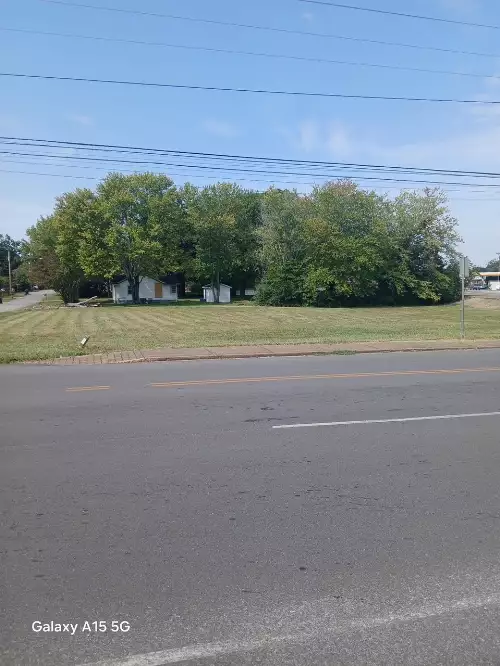 8 S Walnut St, Hohenwald, TN  38462