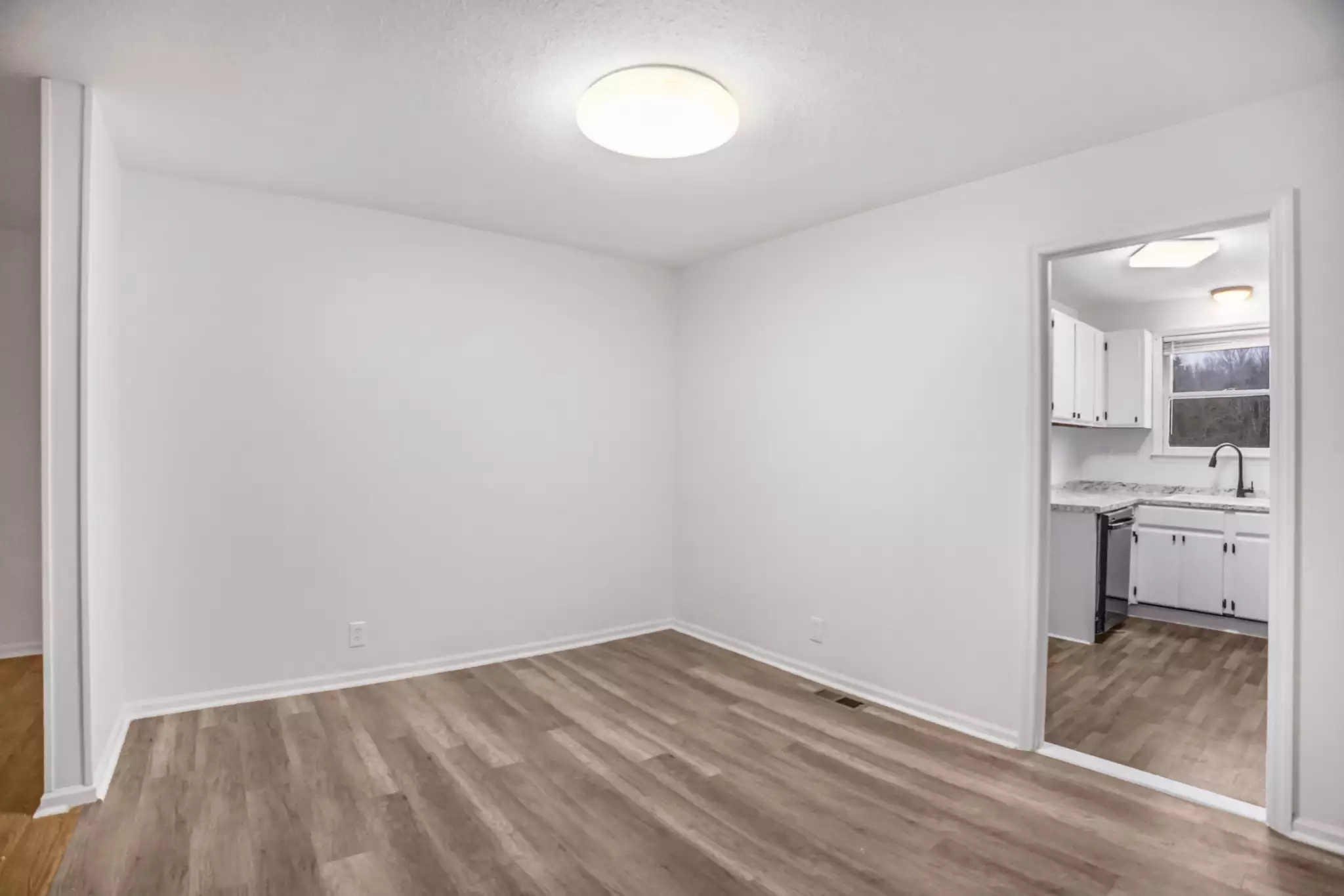 151 Covington Ln, Dickson, TN  37055