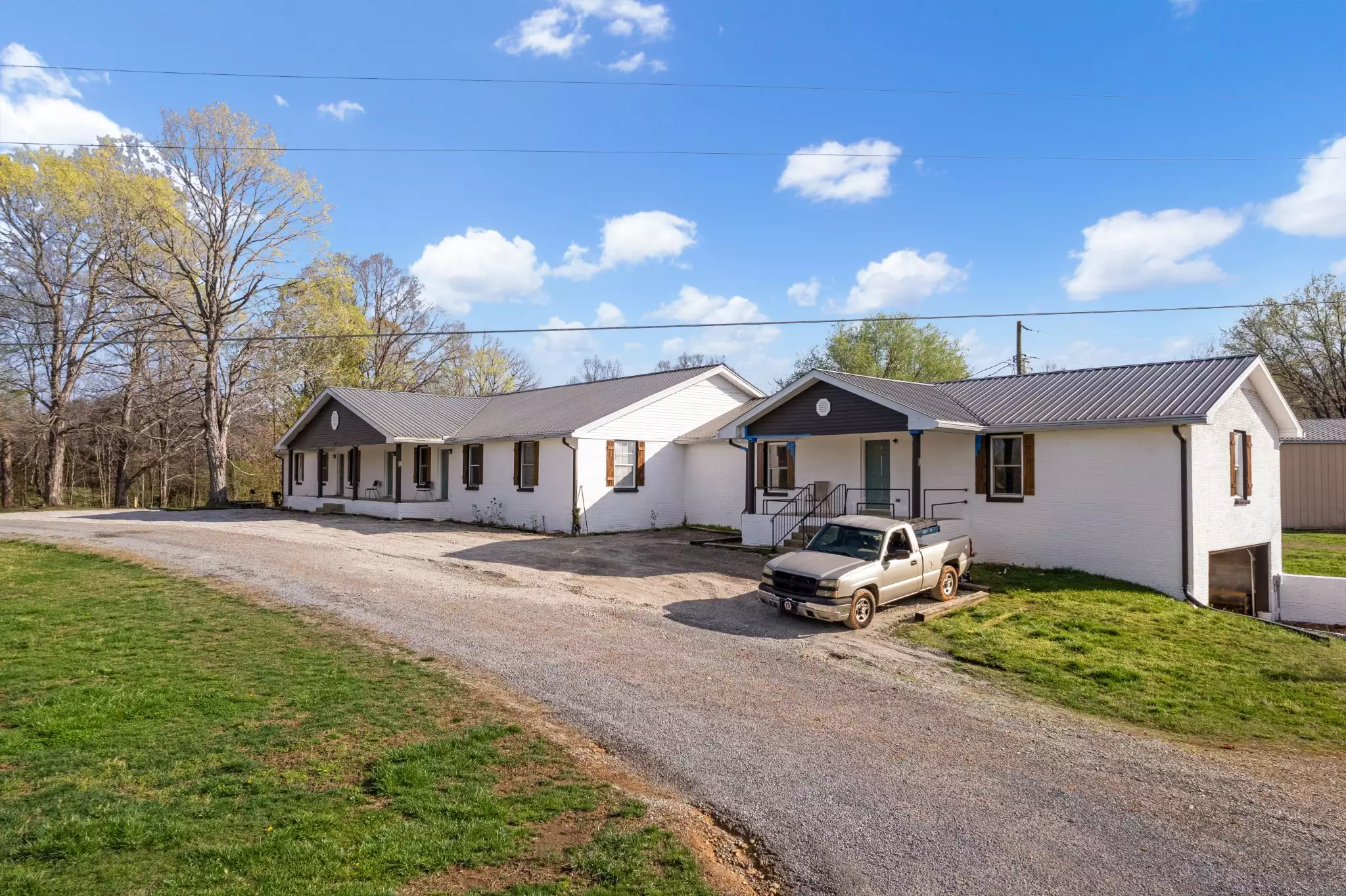 151 Covington Ln, Dickson, TN  37055
