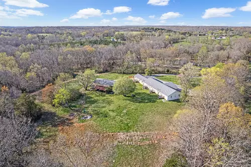 151 Covington Ln, Dickson, TN  37055